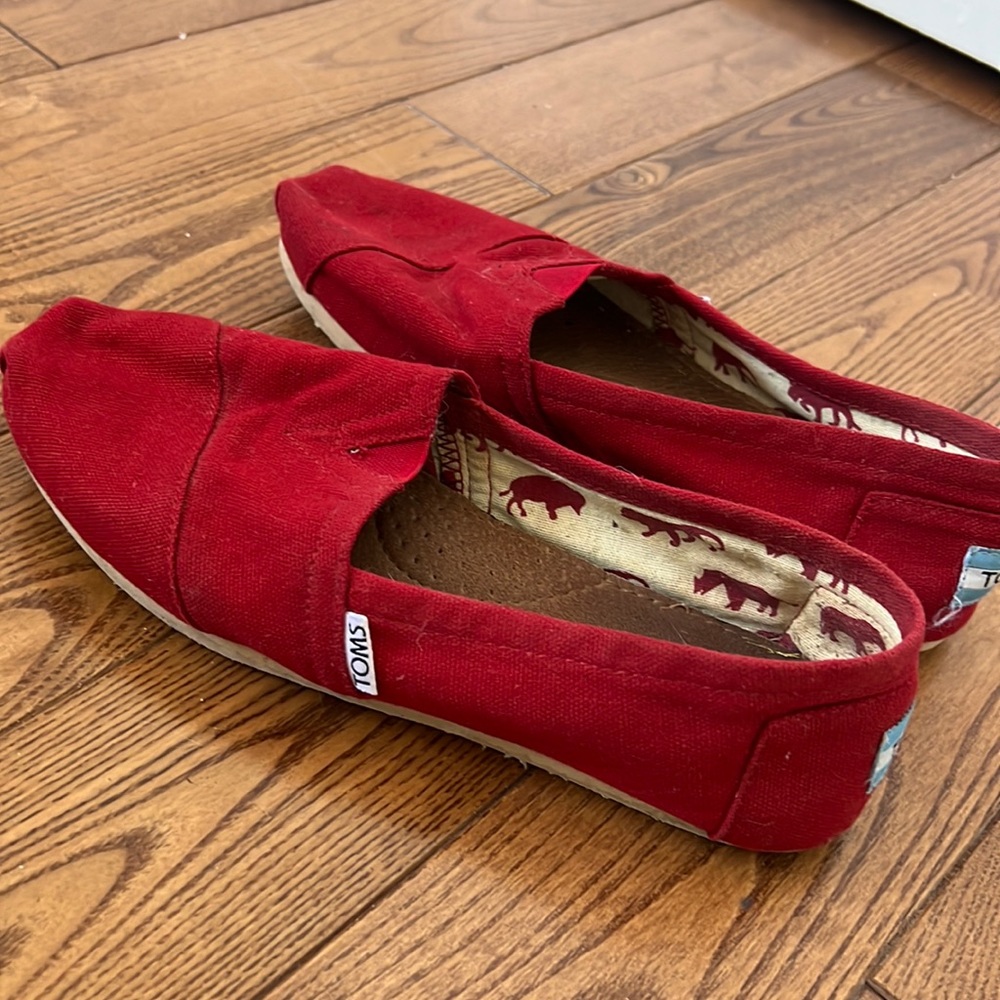 Fun Red TOMS!